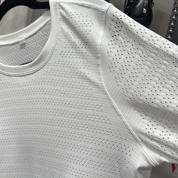 Lululemon Breeze long sleeve vented white top size 10 - Picture 5 of 9